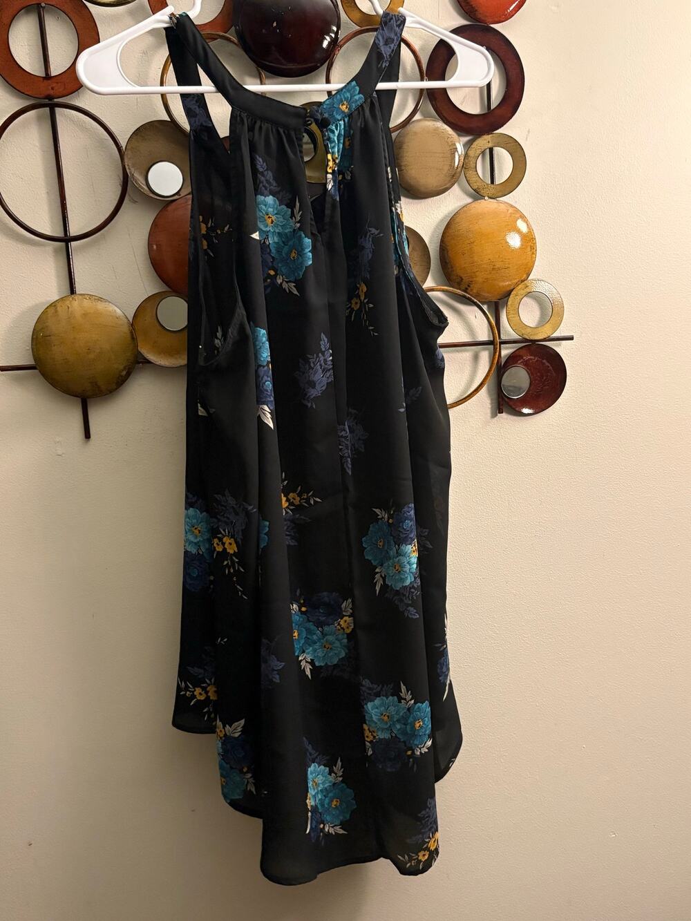 Torrid 1 (1x) floral tank top in a longer length